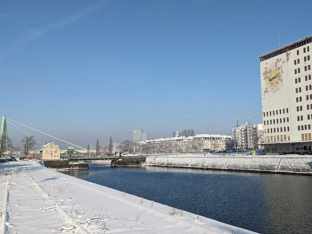 Winter im Deutzer Hafen - Blick auf die Auroramühle